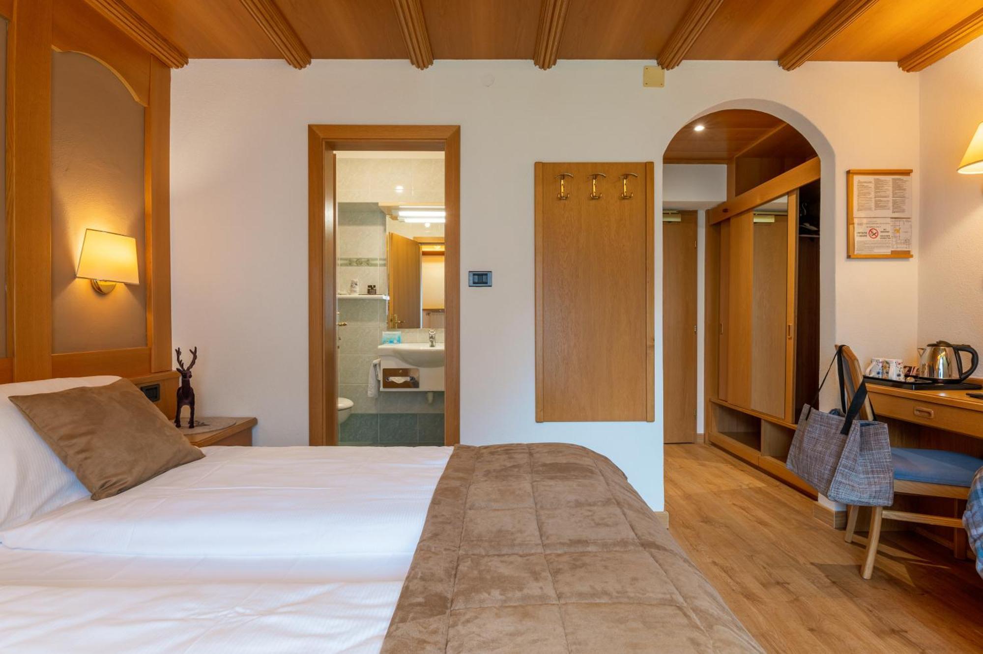 פוצה די פאסה Hotel Meida מראה חיצוני תמונה