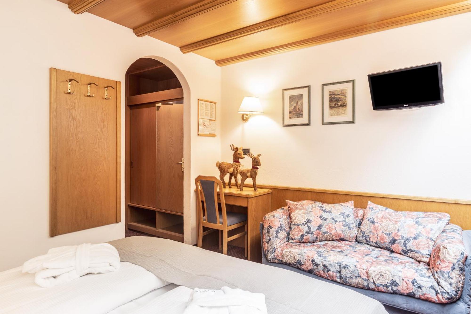 פוצה די פאסה Hotel Meida מראה חיצוני תמונה